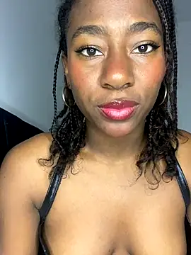 Snapshot of milarain chatting on December 1, 11:43 pm milarain online show from December 1, 11:43 pm