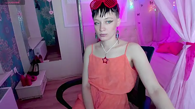 Snapshot of ErickaFetish chatting on November 2, 3:03 pm ErickaFetish online show from November 2, 3:03 pm