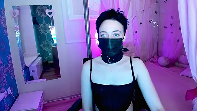 Snapshot of ErickaFetish chatting on November 19, 3:34 pm ErickaFetish online show from November 19, 3:34 pm