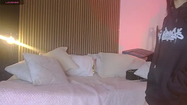 Skay bluee online show from October 29, 1:24 pm