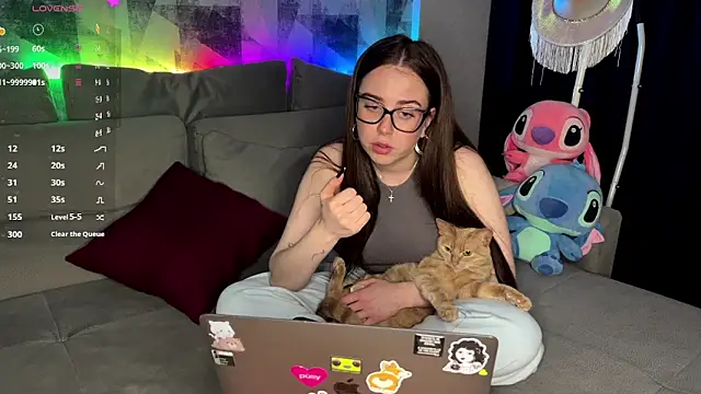 OhNicolle online show from November 16, 8:58 pm