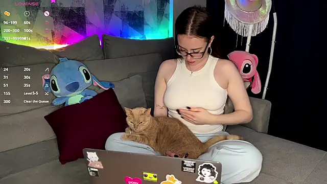 OhNicolle online show from November 22, 9:25 pm