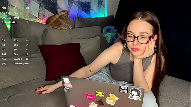 Snapshot of OhNicolle chatting on December 3, 5:44 pm OhNicolle online show from December 3, 5:44 pm