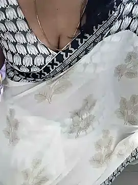 Snapshot of tamil_chitra12 chatting on November 24, 9:09 am tamil chitra12 online show from November 24, 9:09 am