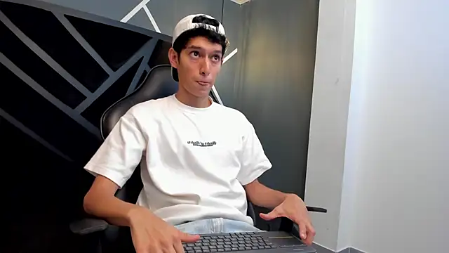 Snapshot of Niick_Carter chatting on November 10, 11:26 pm Niick Carter online show from November 10, 11:26 pm