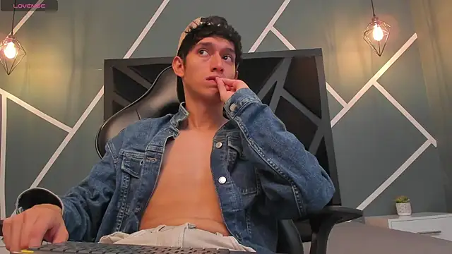 Snapshot of Niick_Carter chatting on November 29, 11:19 pm Niick Carter online show from November 29, 11:19 pm