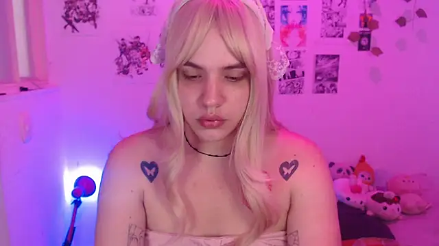 Snapshot of reiko_doll chatting on November 14, 9:46 pm reiko doll online show from November 14, 9:46 pm