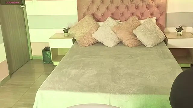 Snapshot of samantaortega__ chatting on November 12, 12:16 pm samantaortega online show from November 12, 12:16 pm