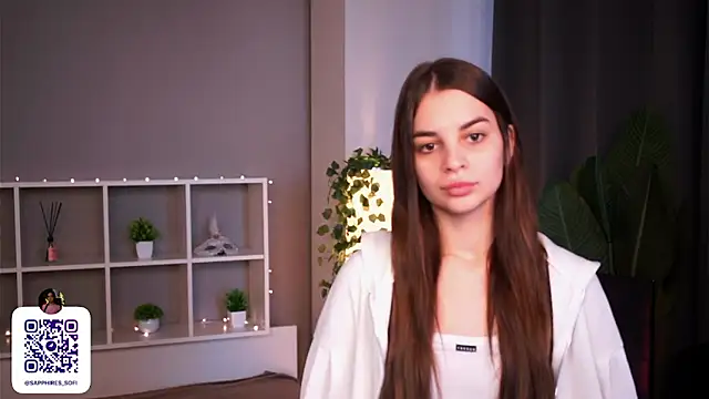 Snapshot of LauraHansil chatting on November 9, 6:44 am LauraHansil online show from November 9, 6:44 am