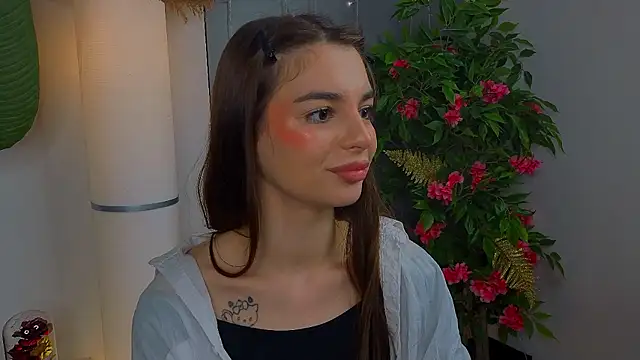 LauraHansil online show from March 8, 2:26 am