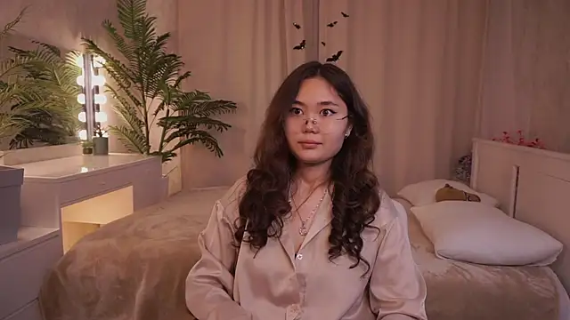 Snapshot of LeanoraBierod chatting on October 30, 1:45 pm LeanoraBierod online show from October 30, 1:45 pm