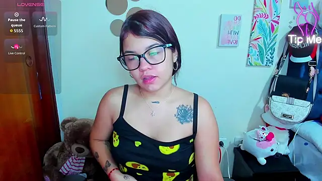 Emma boo online show from December 2, 4:02 pm