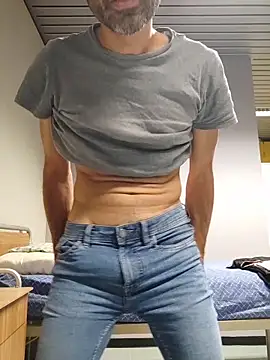 panco pillo online show from November 18, 8:35 pm