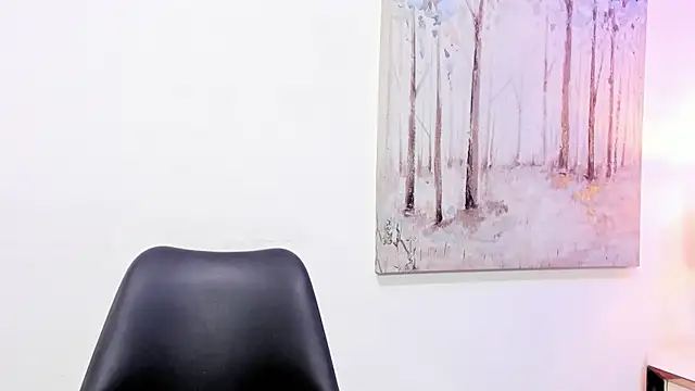 Snapshot of DanniaKross_1 chatting on November 3, 8:21 pm DanniaKross 1 online show from November 3, 8:21 pm