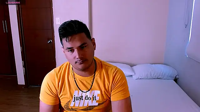 Snapshot of KingMoreno1 chatting on October 30, 1:01 pm KingMoreno1 online show from October 30, 1:01 pm