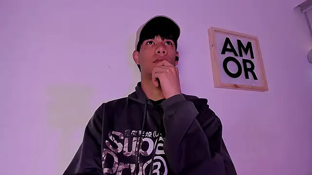 Snapshot of michael_vidal chatting on November 20, 9:14 pm michael vidal online show from November 20, 9:14 pm