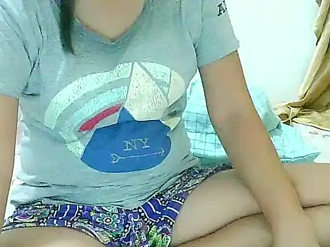 Snapshot of nhicole4u chatting on November 27, 5:31 am nhicole4u online show from November 27, 5:31 am