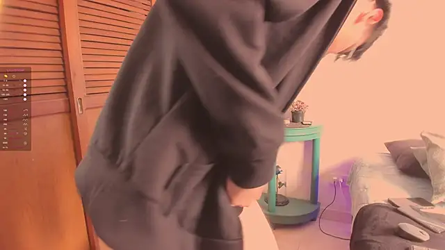 Snapshot of estmonnn chatting on November 18, 3:38 pm estmonnn online show from November 18, 3:38 pm