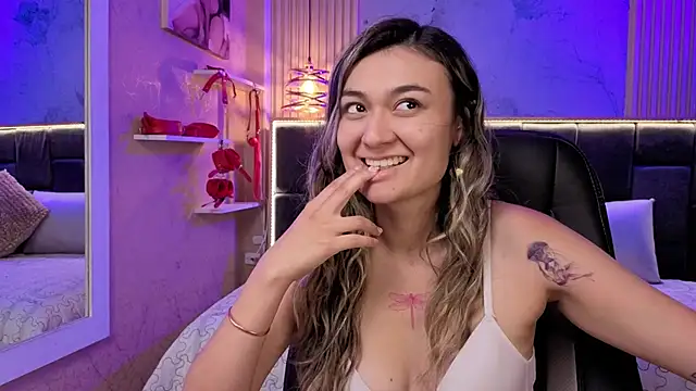 Im-Lola online show from November 25, 7:36 pm