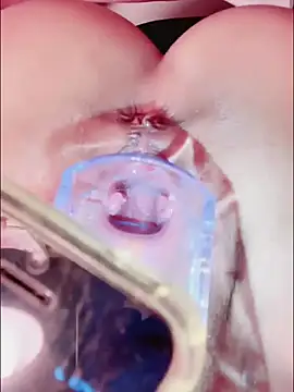 Snapshot of feid_ff chatting on November 9, 6:23 am feid ff online show from November 9, 6:23 am