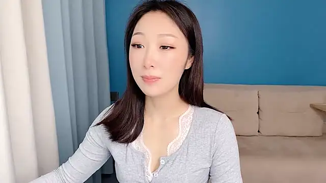 ella55-- online show from April 28, 1:04 am
