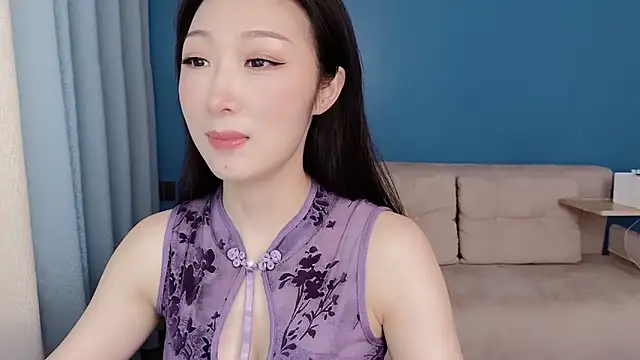 Snapshot of ella55-- chatting on June 4, 1:55 am ella55-- online show from June 4, 1:55 am
