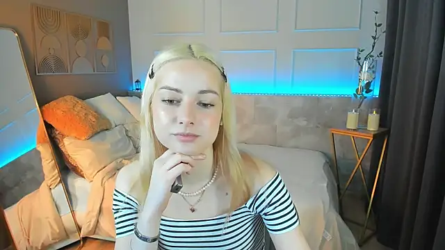 Jessie Cuti online show from February 17, 1:51 pm