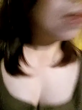 julybe online show from April 26, 3:26 am