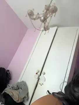 Snapshot of kennedylorel chatting on November 20, 1:22 pm kennedylorel online show from November 20, 1:22 pm