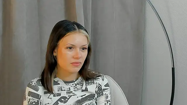 Snapshot of BrandiFraise chatting on October 30, 1:45 pm BrandiFraise online show from October 30, 1:45 pm