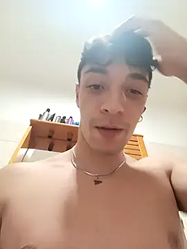 Snapshot of Pistacchio01 chatting on October 31, 1:23 pm Pistacchio01 online show from October 31, 1:23 pm