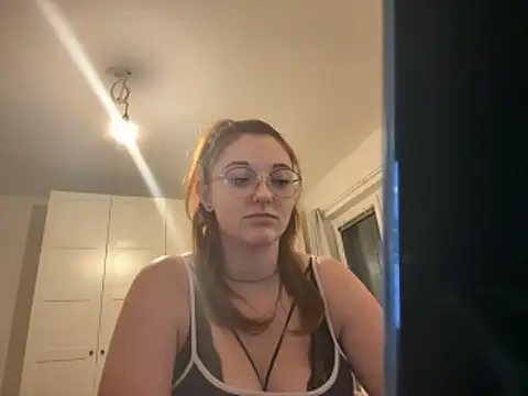 YoungLina online show from December 3, 7:23 pm