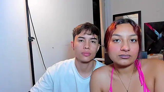 Snapshot of MollyandFher chatting on November 29, 2:36 am MollyandFher online show from November 29, 2:36 am