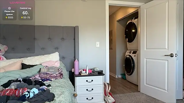 sables world online show from March 12, 8:04 pm