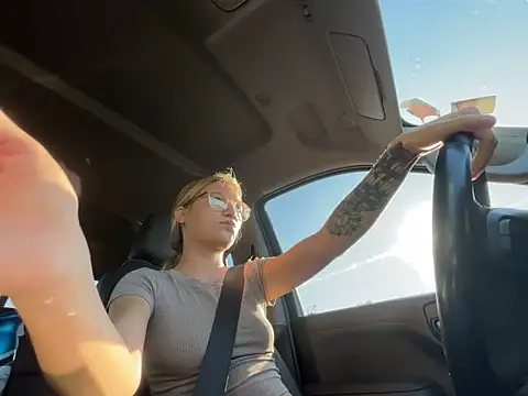 hatgirlsolo online show from December 5, 2:03 pm