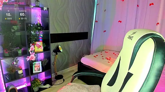 MistyLovia online show from March 11, 9:15 am