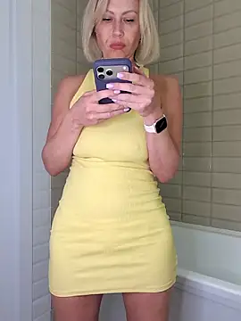 Elle Milfa online show from June 3, 8:25 pm