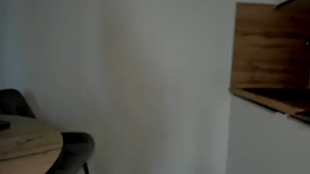 Elle Milfa online show from June 4, 10:54 am