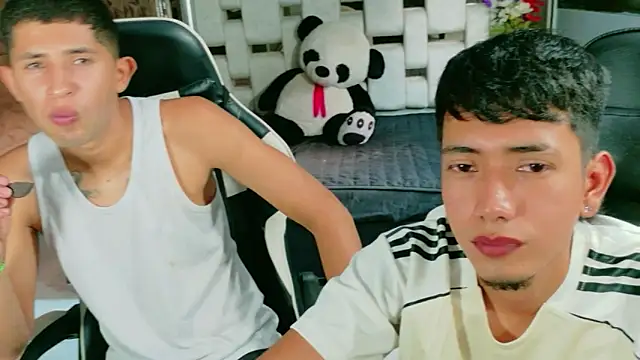 Snapshot of darwinandbrayann chatting on November 7, 9:04 pm darwinandbrayann online show from November 7, 9:04 pm