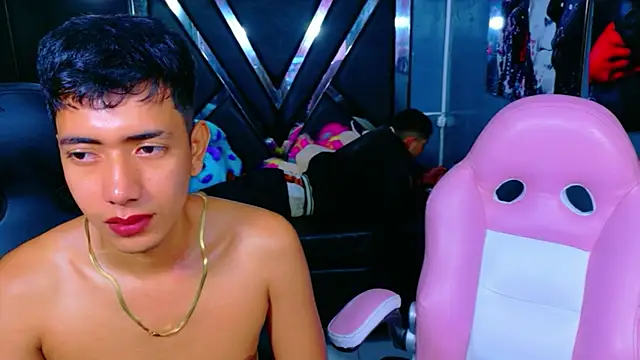 Snapshot of darwinandbrayann chatting on November 15, 11:18 am darwinandbrayann online show from November 15, 11:18 am