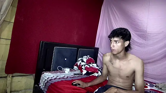 Snapshot of nicolas441 chatting on October 31, 6:25 am nicolas441 online show from October 31, 6:25 am