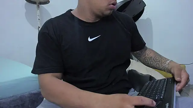 LucassFoster online show from November 13, 8:41 pm