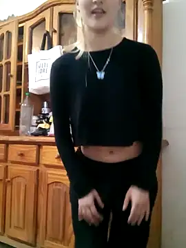 Snapshot of larubia_arg chatting on November 7, 5:07 am larubia arg online show from November 7, 5:07 am