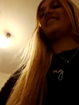 Snapshot of larubia_arg chatting on November 17, 2:39 am larubia arg online show from November 17, 2:39 am