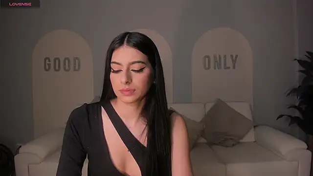 Snapshot of BellaConnorX chatting on November 18, 3:45 am BellaConnorX online show from November 18, 3:45 am