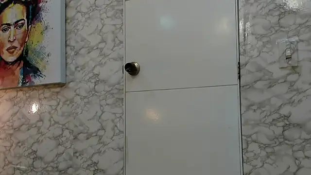 Snapshot of DIRTY_MIIA_ chatting on December 16, 12:21 pm DIRTY MIIA online show from December 16, 12:21 pm