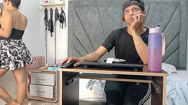 Snapshot of DamianandEva chatting on February 5, 1:05 pm DamianandEva online show from February 5, 1:05 pm