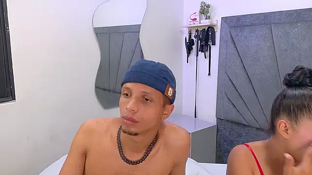 Snapshot of DamianandEva chatting on March 3, 1:06 pm DamianandEva online show from March 3, 1:06 pm