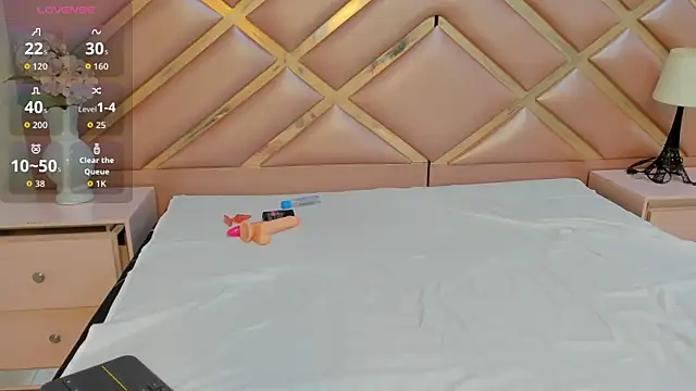 TiffanyBeckerr online show from November 14, 7:45 pm