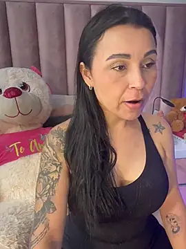 Natural BIGASS Nina online show from June 30, 8:10 pm